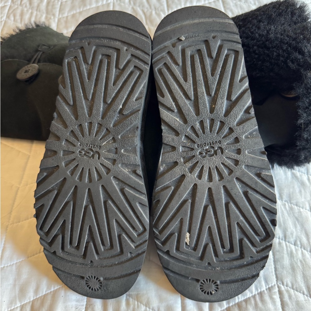 Ugg Bailey Triple Button Down Black Boots-Size 8 - image 6